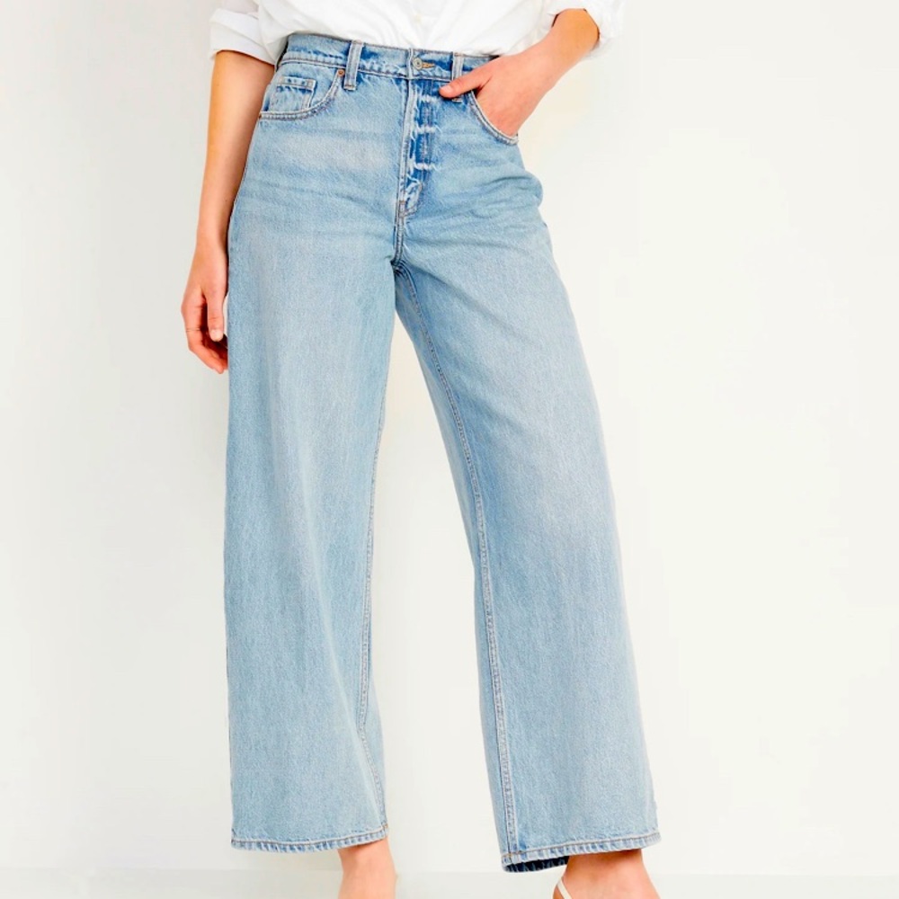 Old Navy extra high rise, wide leg, women’s size 12, light/medium wash jeans.